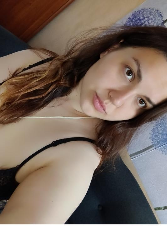 Webcam chat profile for Lilya: Legs, feet & shoes