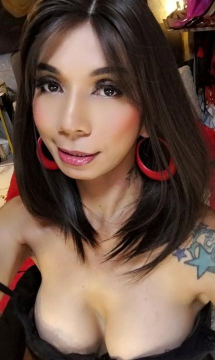 Webcam chat profile for CELINAFOX: Dominatrix
