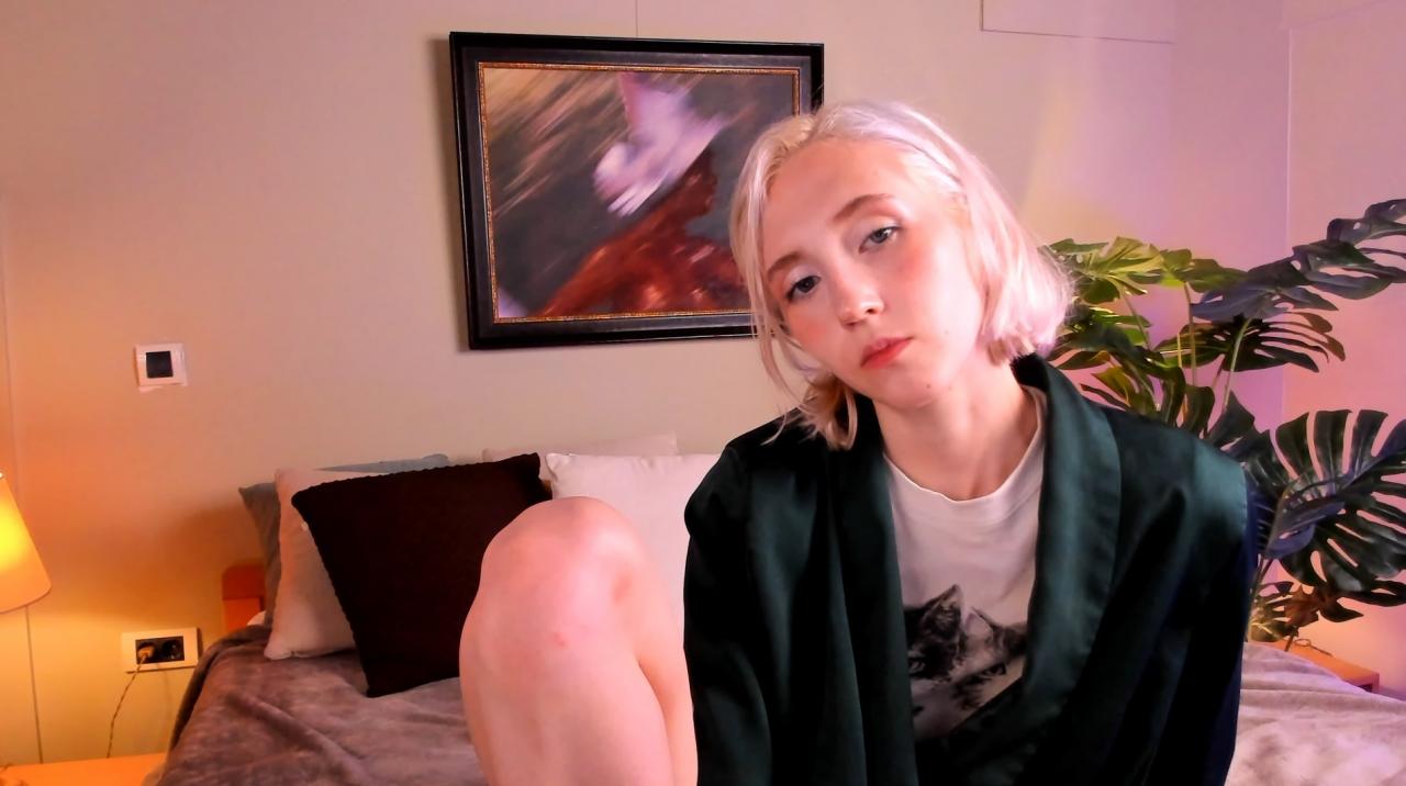 Webcam chat profile for ElenMoore: Latex & rubber