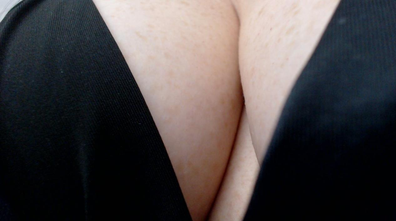 Webcam chat profile for LongggSQUIRT: Lingerie & stockings