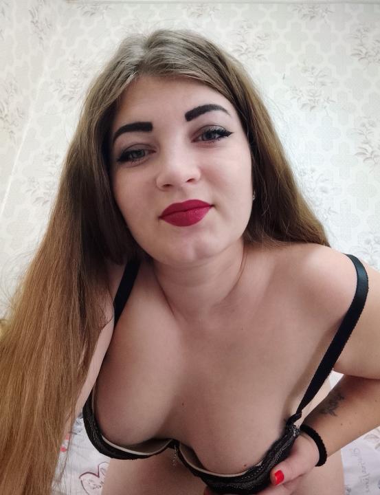 Webcam chat profile for ElizabethMeow: Strip-tease
