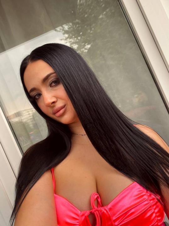 Webcam chat profile for kristina555: Outfits