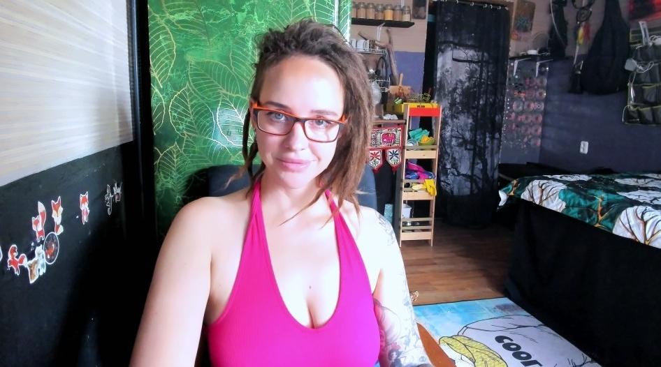 Webcam chat profile for LisaFoxy: Legs, feet & shoes