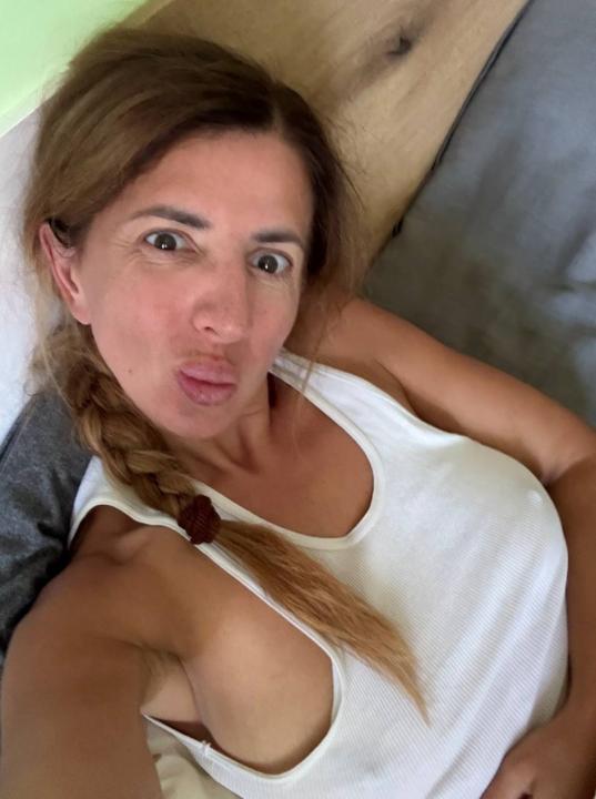 Webcam chat profile for AureliaHots: Outfits