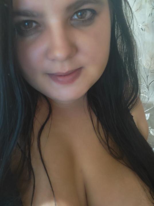 Webcam chat profile for Enorielle: Ask about my Hobbies