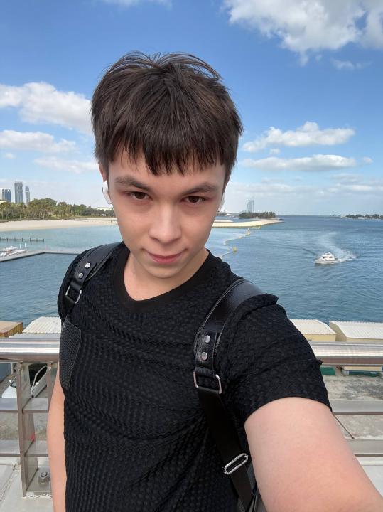 Webcam chat profile for KoreanIdol: Leather