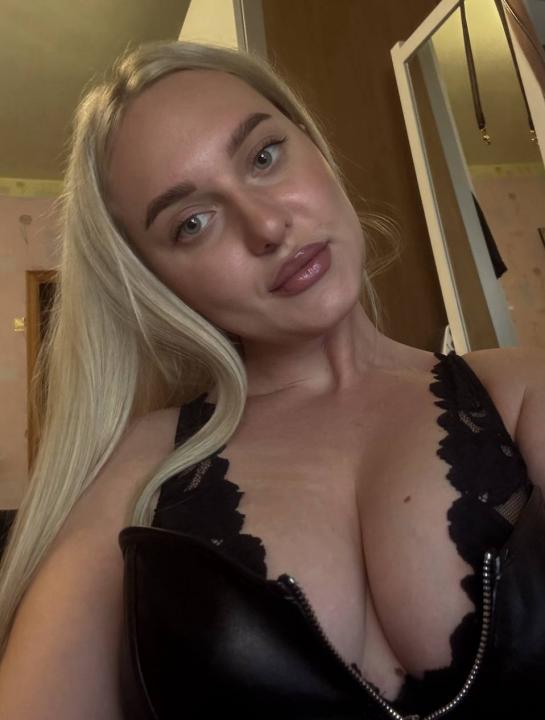 Webcam chat profile for Aylin9999: Outfits
