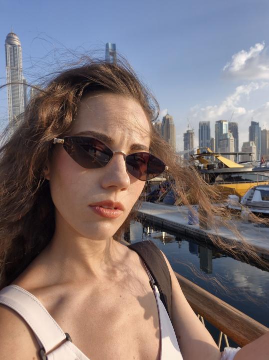 Webcam chat profile for ArianeEsther: Legs, feet & shoes
