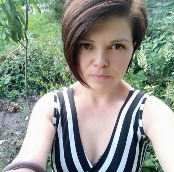 Webcam chat profile for DangerousLove: Dancing