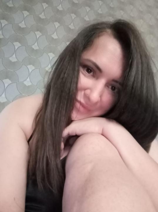 Webcam chat profile for Luvvia: Ask about my Hobbies
