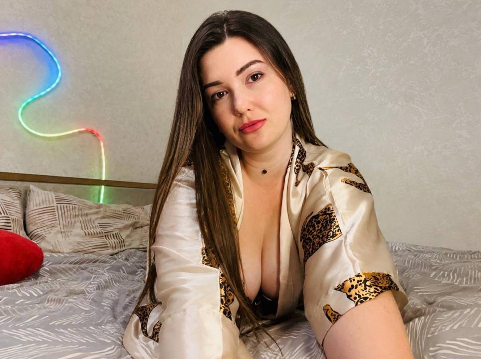 Webcam chat profile for TatiAllure: Nails