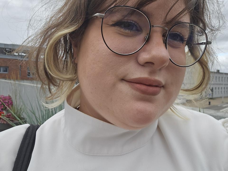 Webcam chat profile for OpheliaLush: Ask about my other interests
