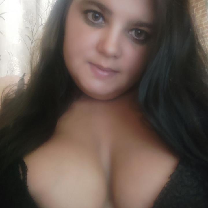 Webcam chat profile for Enorielle: Ask about my Hobbies