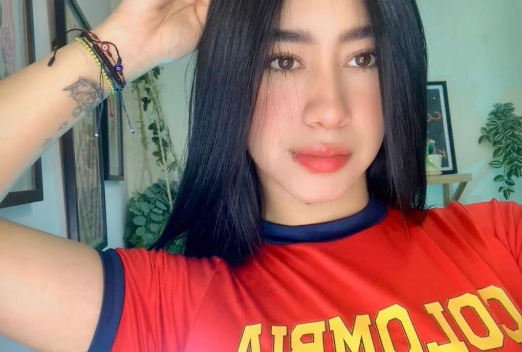 Webcam chat profile for Camilatorres: Exhibition