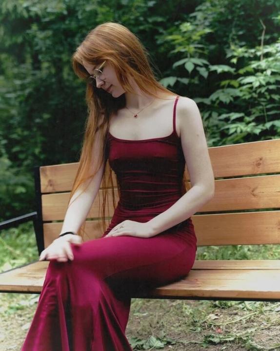 Webcam chat profile for sweetiefoxxxy: Latex & rubber
