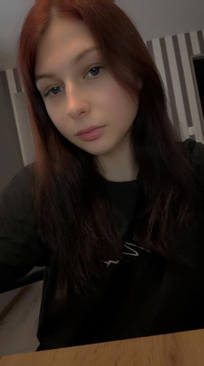 Webcam chat profile for KrisstinaSkay: Smoking