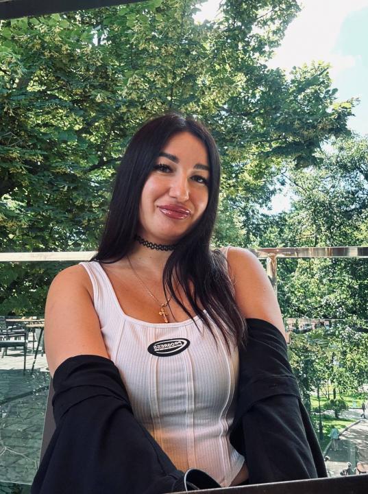 Webcam chat profile for MayaVelvet: Outfits