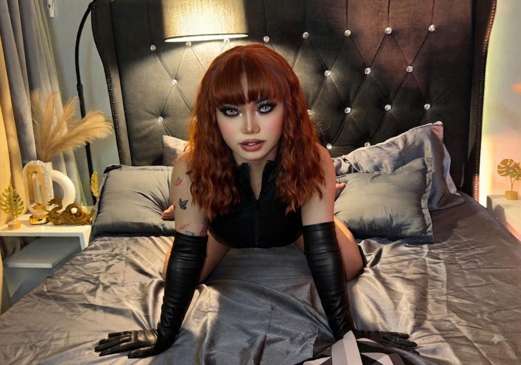 Webcam chat profile for VeniceFierro: Jerking off