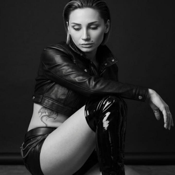 Webcam chat profile for xMissMilaStarx: Travel