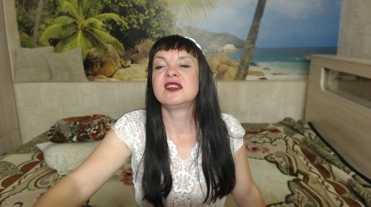 Webcam chat profile for Destinybbb: Bondage & discipline