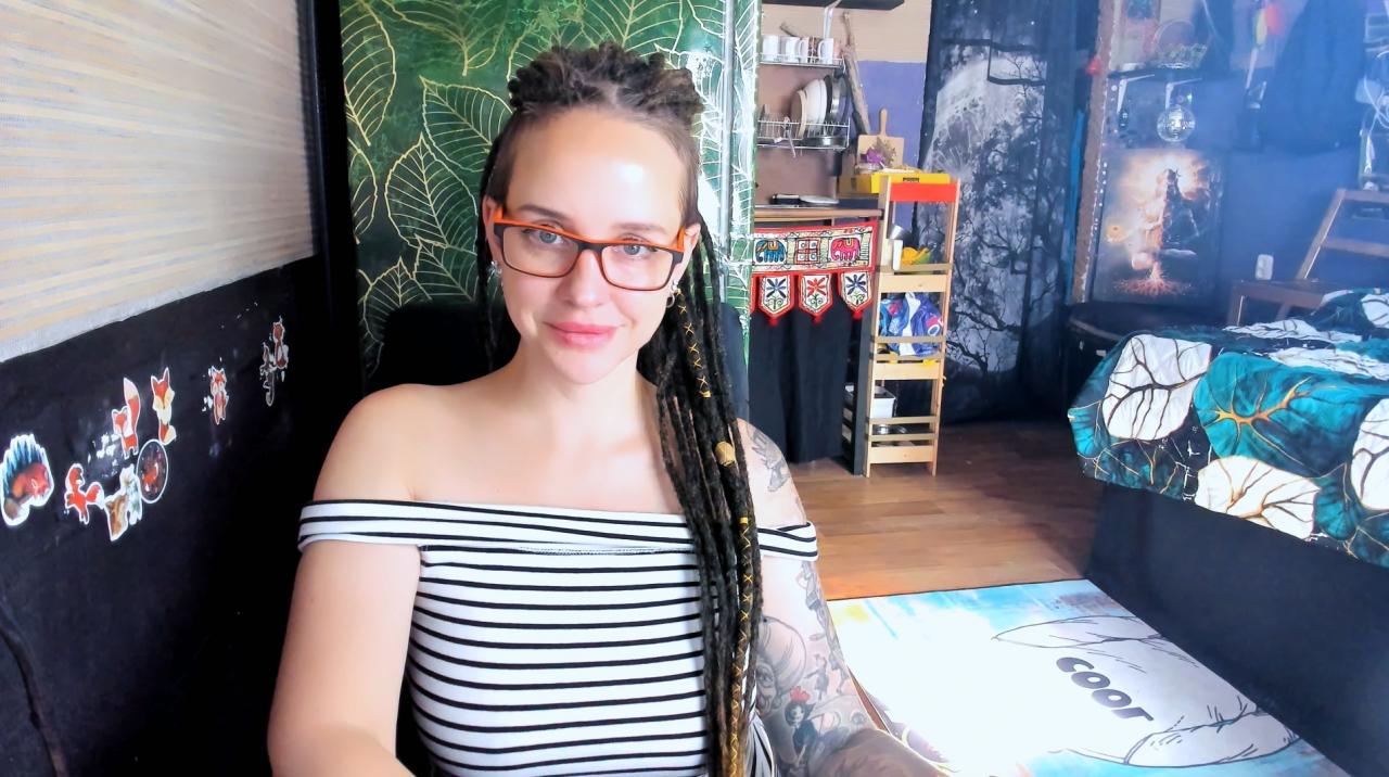 Webcam chat profile for LisaFoxy: Legs, feet & shoes