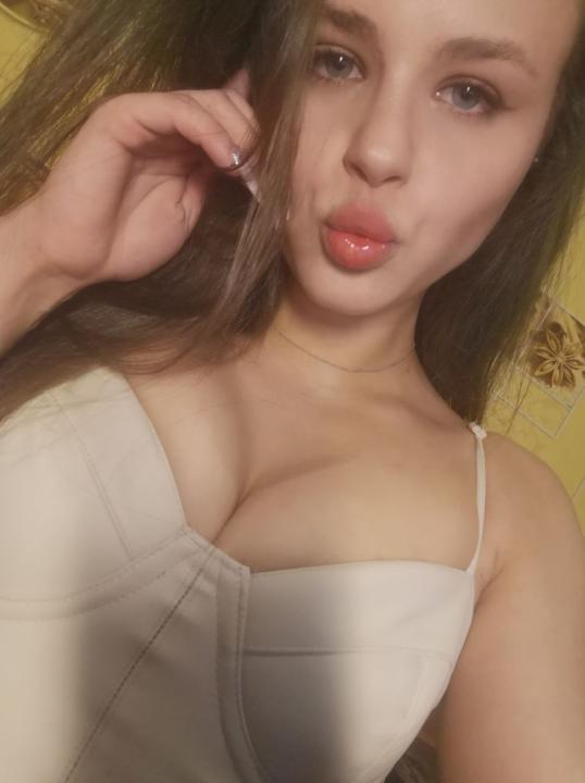 Webcam chat profile for babyfox: Bondage & discipline