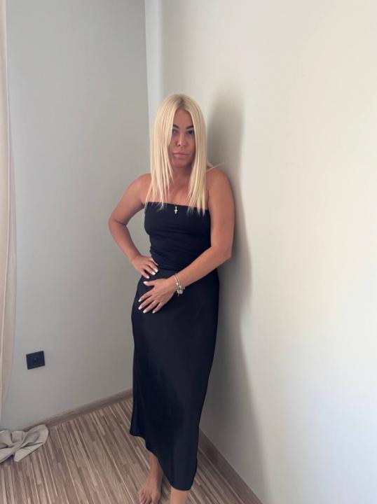 Webcam chat profile for Florielle: Ask about my Hobbies