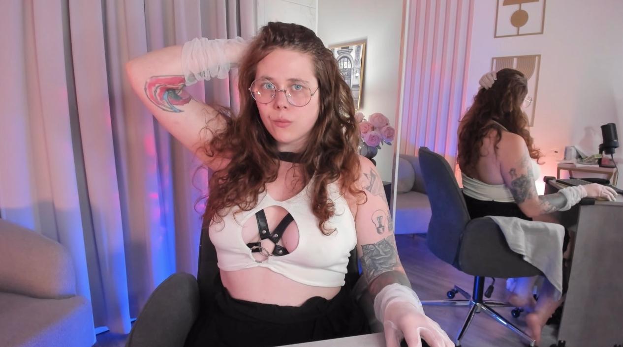 Webcam chat profile for SophiePure: Bondage & discipline