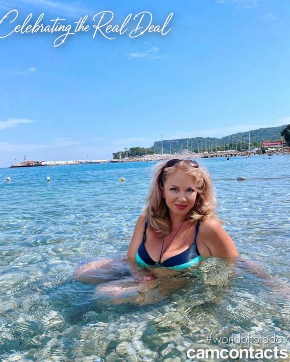Webcam chat profile for HornyStepmom: Dominatrix