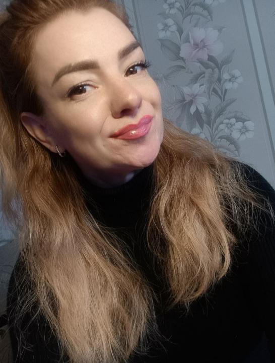 Webcam chat profile for EmiliaLynn: Ask about my Hobbies