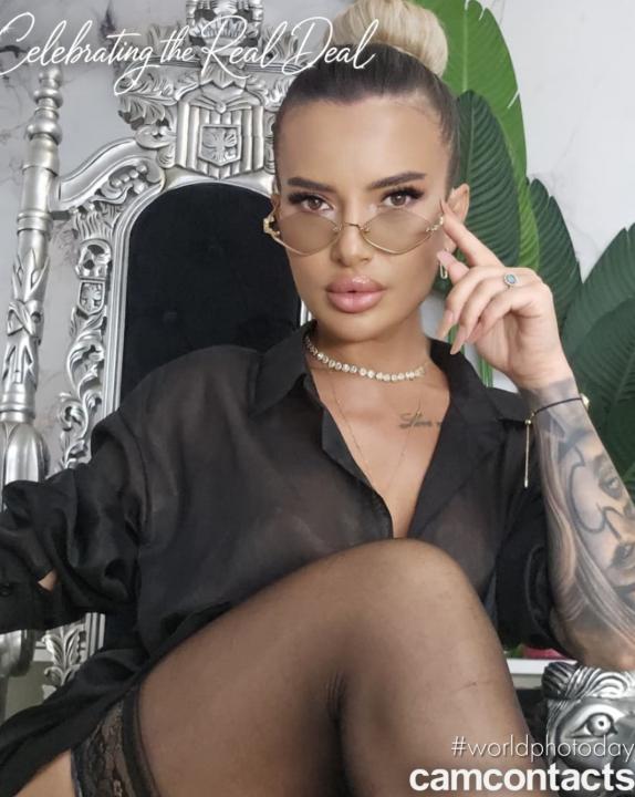 Webcam chat profile for AmiraBelle: Dominatrix