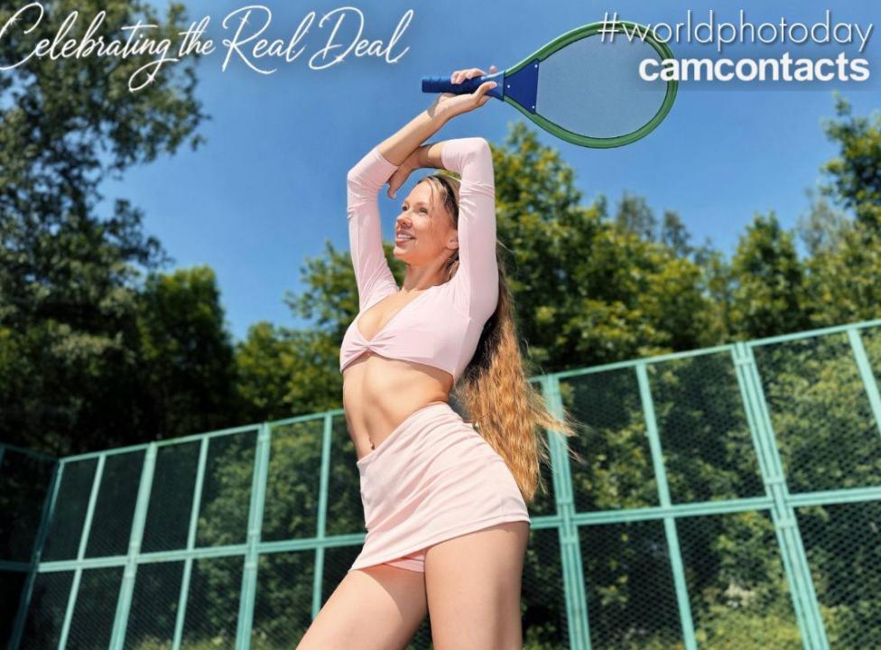 Webcam chat profile for AlexaLust: Legs, feet & shoes