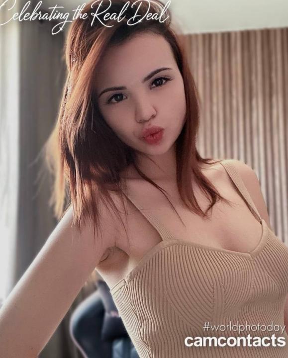 Webcam chat profile for ShineKitty: Dancing