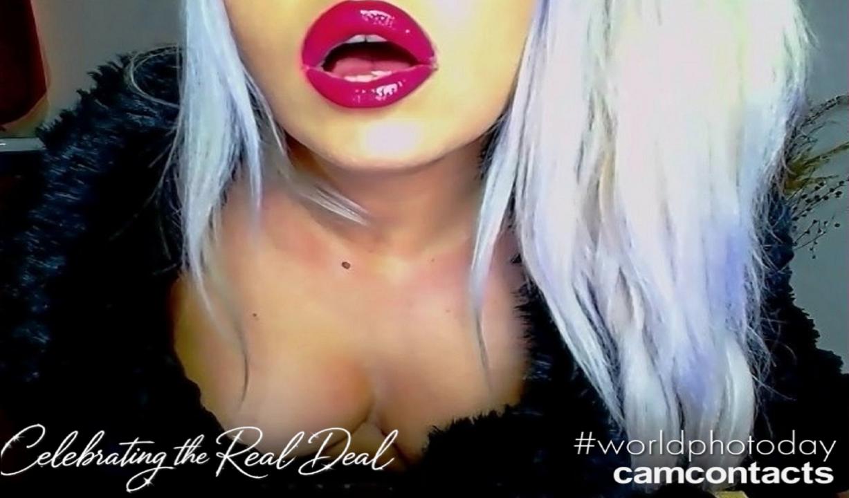 Webcam chat profile for MissDesire: Foot fetish