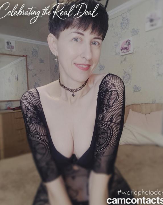 Webcam chat profile for NikoleSweet1: Legs, feet & shoes