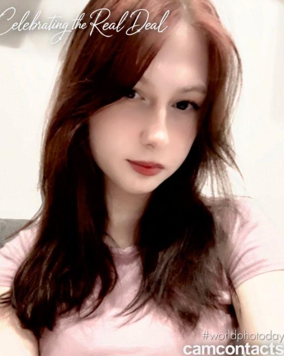 Webcam chat profile for KrisstinaSkay: Smoking