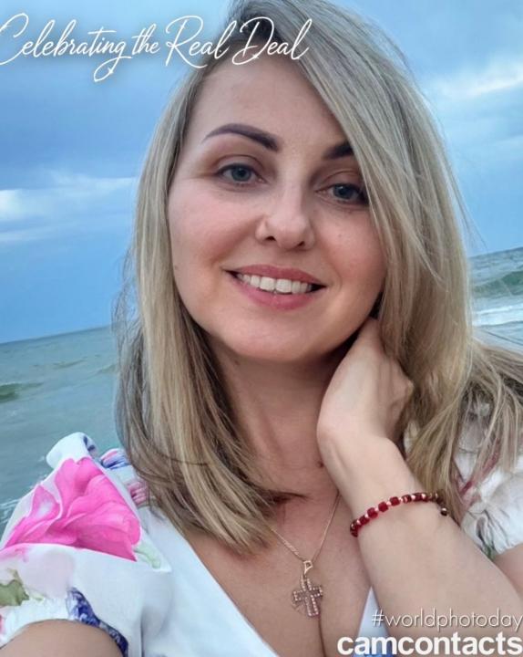 Webcam chat profile for WomanVi: Travel