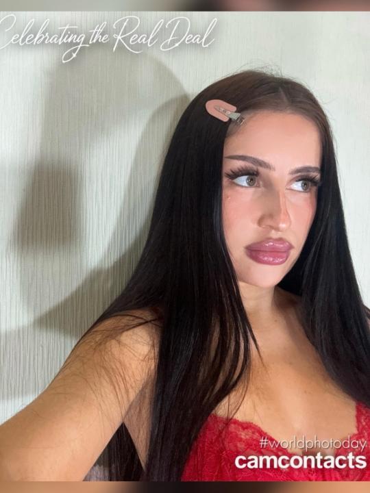 Webcam chat profile for KrisQueen77: Exhibition