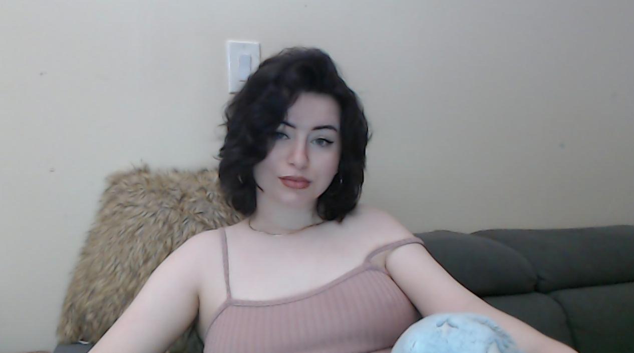 Webcam chat profile for CaramelSelma: Leather
