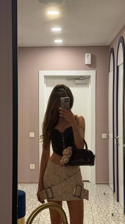 Webcam chat profile for LilaRose: Leather