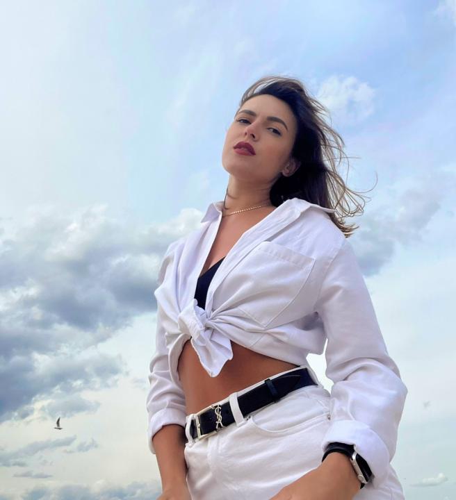Webcam chat profile for AlessandraRay: Outfits