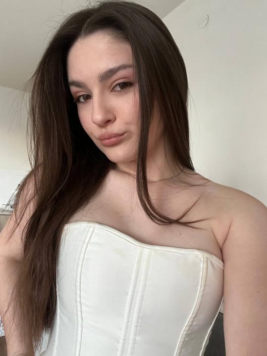 Webcam chat profile for DariBella: Dancing