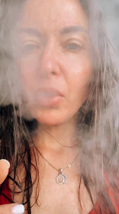 Webcam chat profile for PhialaBloom: Kissing