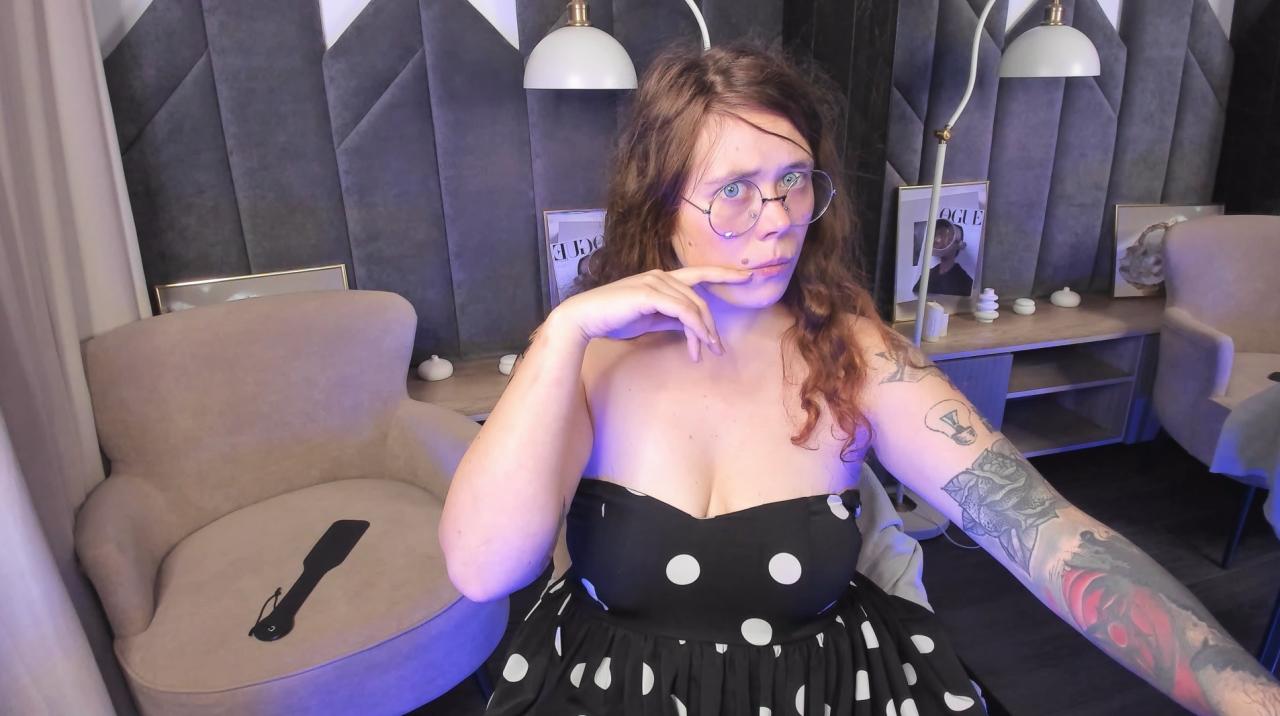 Webcam chat profile for SophiePure: Bondage & discipline