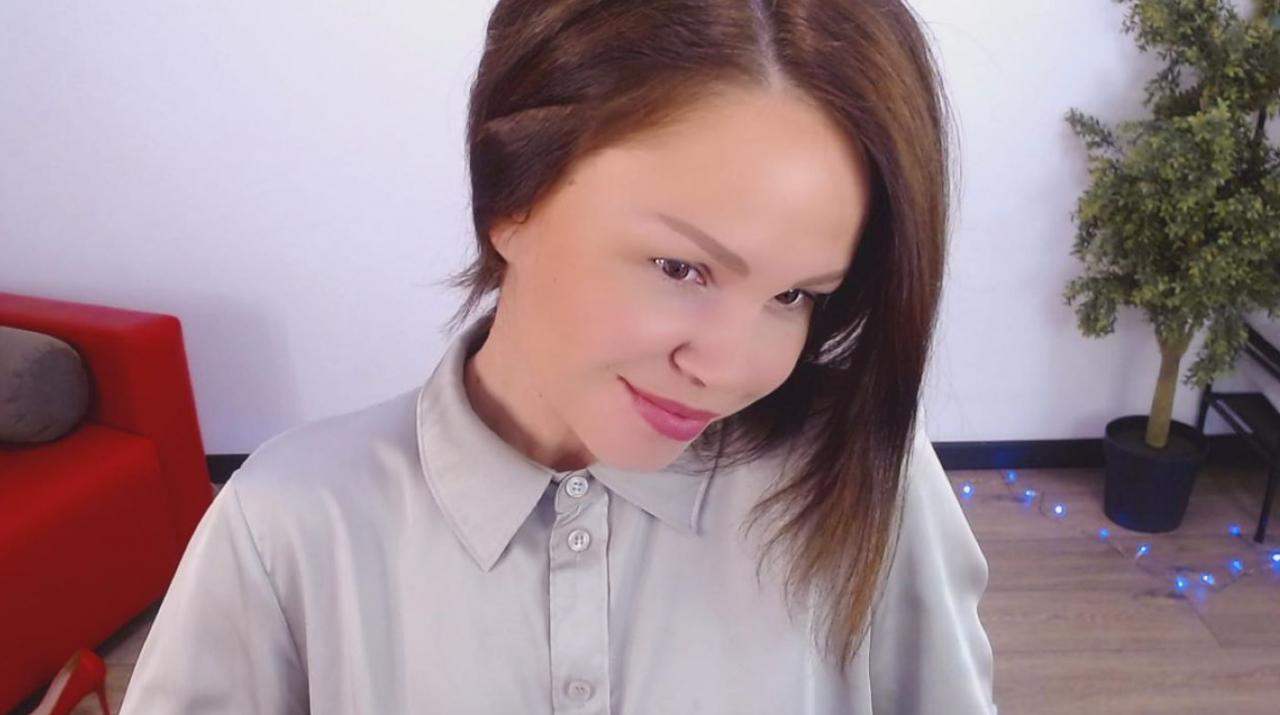 Webcam chat profile for VickyGold: Kissing