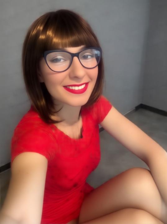 Webcam chat profile for LeilaMy: Legs, feet & shoes