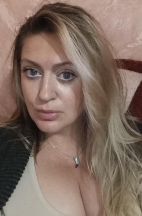 Webcam chat profile for WhiteBird