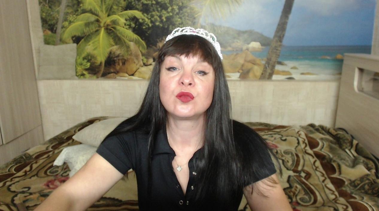 Webcam chat profile for Destinybbb: Bondage & discipline
