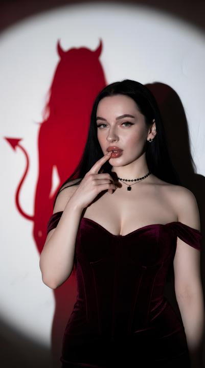 Webcam chat profile for JessieNice: Dominatrix