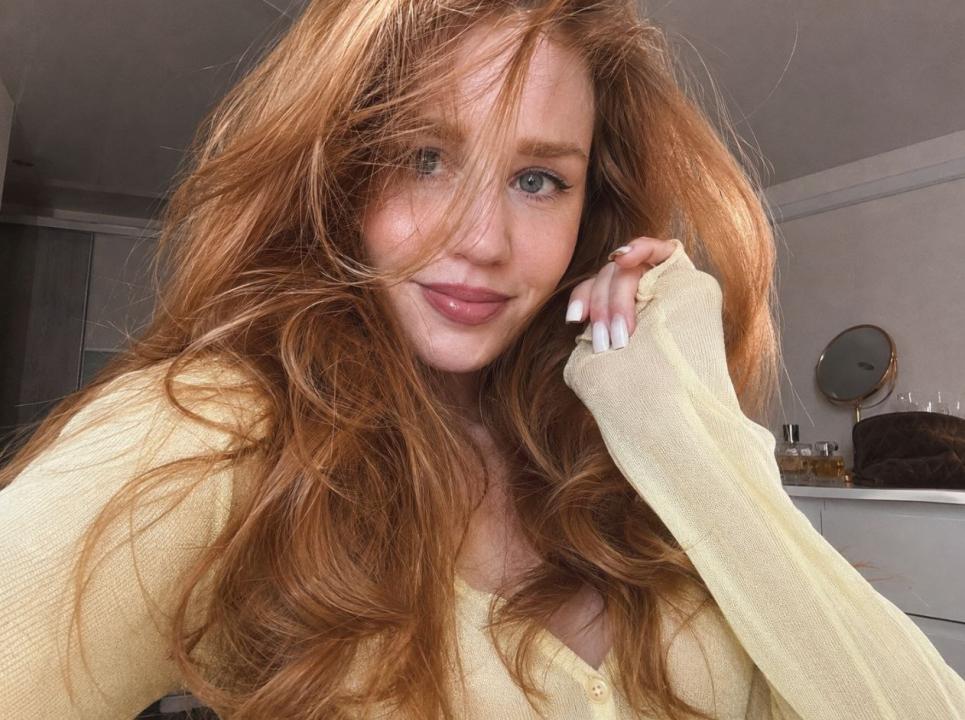 Webcam chat profile for YourDaisy: Outfits